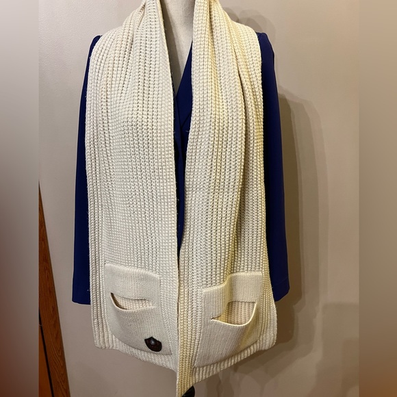 UGG Accessories - UGG Ivory scarf.